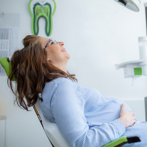 A Importância do Tratamento Odontológico na Gravidez para a Saúde do Bebê: Cuidados com a Dra. Luana da Sauvesuk Odontologia